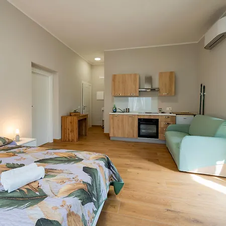 Apartment Guesthost - Cozy Balcony Flats Near The Sea Francavilla *