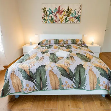 Guesthost - Cozy Balcony Flats Near The Sea Francavilla Apartment *
