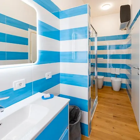 Guesthost - Cozy Balcony Flats Near The Sea Francavilla Apartment *