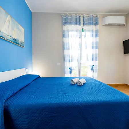 Guesthost - Cozy Balcony Flats Near The Sea Francavilla Apartment