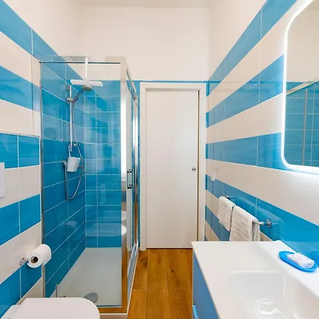 Guesthost - Cozy Balcony Flats Near The Sea Francavilla Apartment