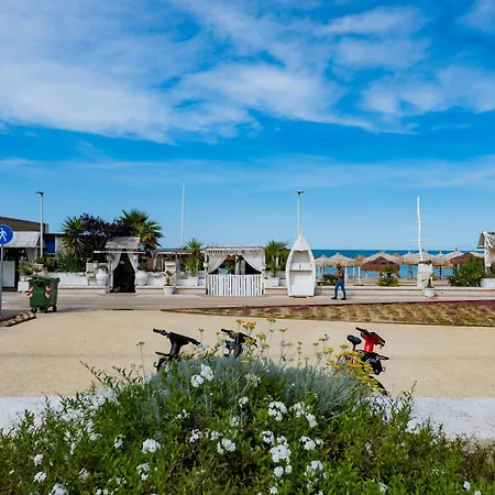 Guesthost - Cozy Balcony Flats Near The Sea Francavilla *